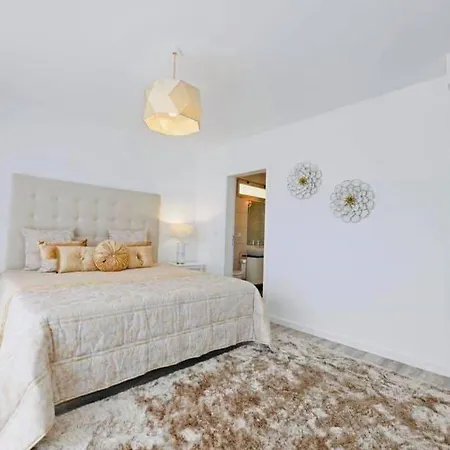 Golden Charm * Tabua (Madeira)