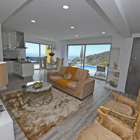 Golden Charm Villa *