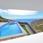 Villa Golden Charm