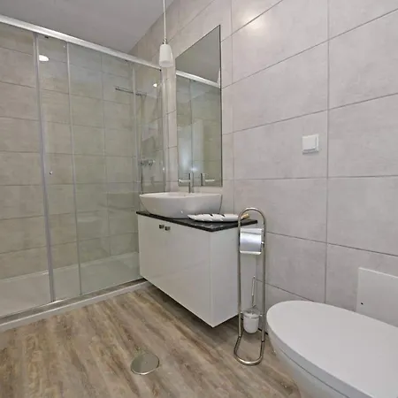 Villa Golden Charm *