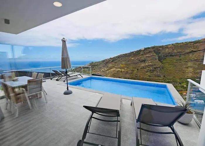 Golden Charm Villa *